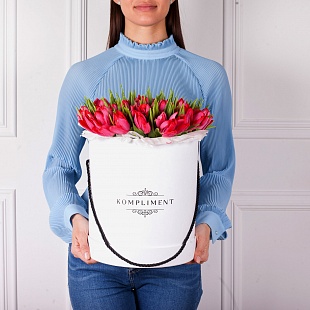 Шляпная Коробка "Тюльпаны Малиновые"